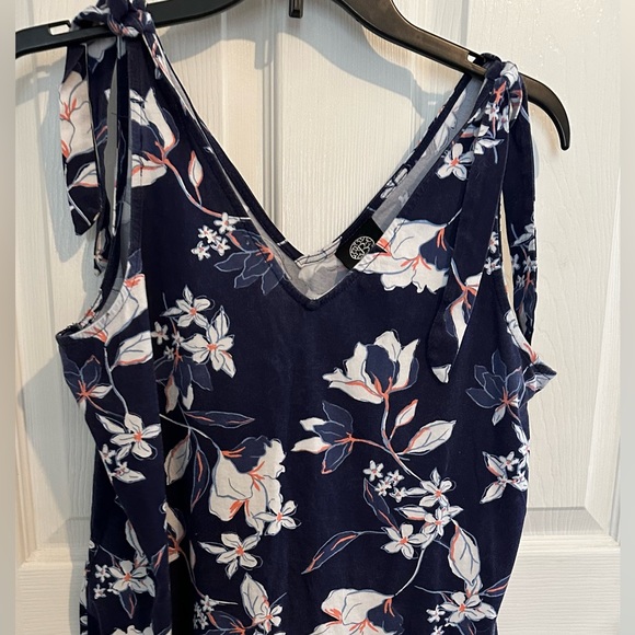 Tie strap tank by Bobeau - Picture 2 of 3